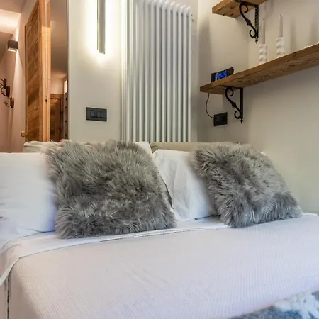 Hellochalet Le Bois Du Cervin - Matterhorn View, Ski-in Ski-out 布勒伊-切尔维尼亚