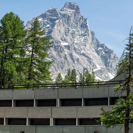 Hellochalet Le Bois Du Cervin - Matterhorn View, Ski-in Ski-out 公寓 *